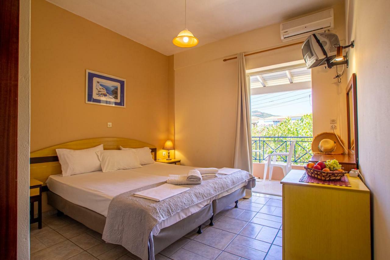 Tellis Holiday Rooms Moraitika Exterior photo
